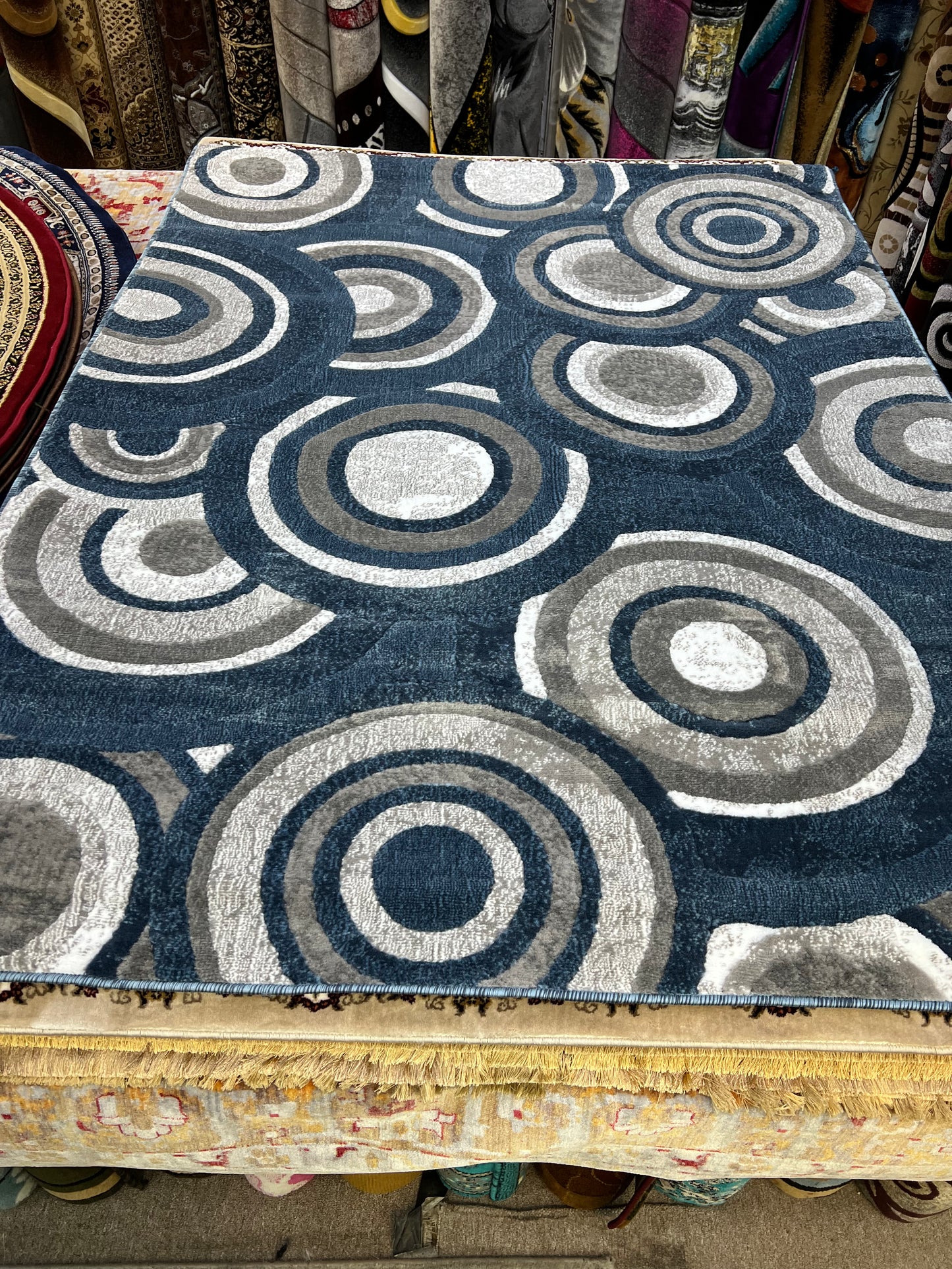 Royalty 2742A
