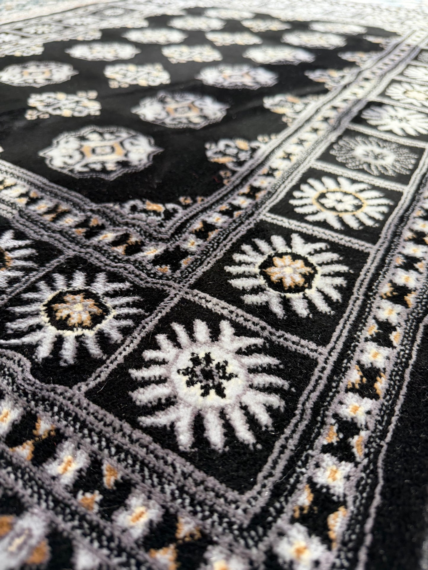 Heritage Area Rug β Black, Grey, and Cream (3x4)