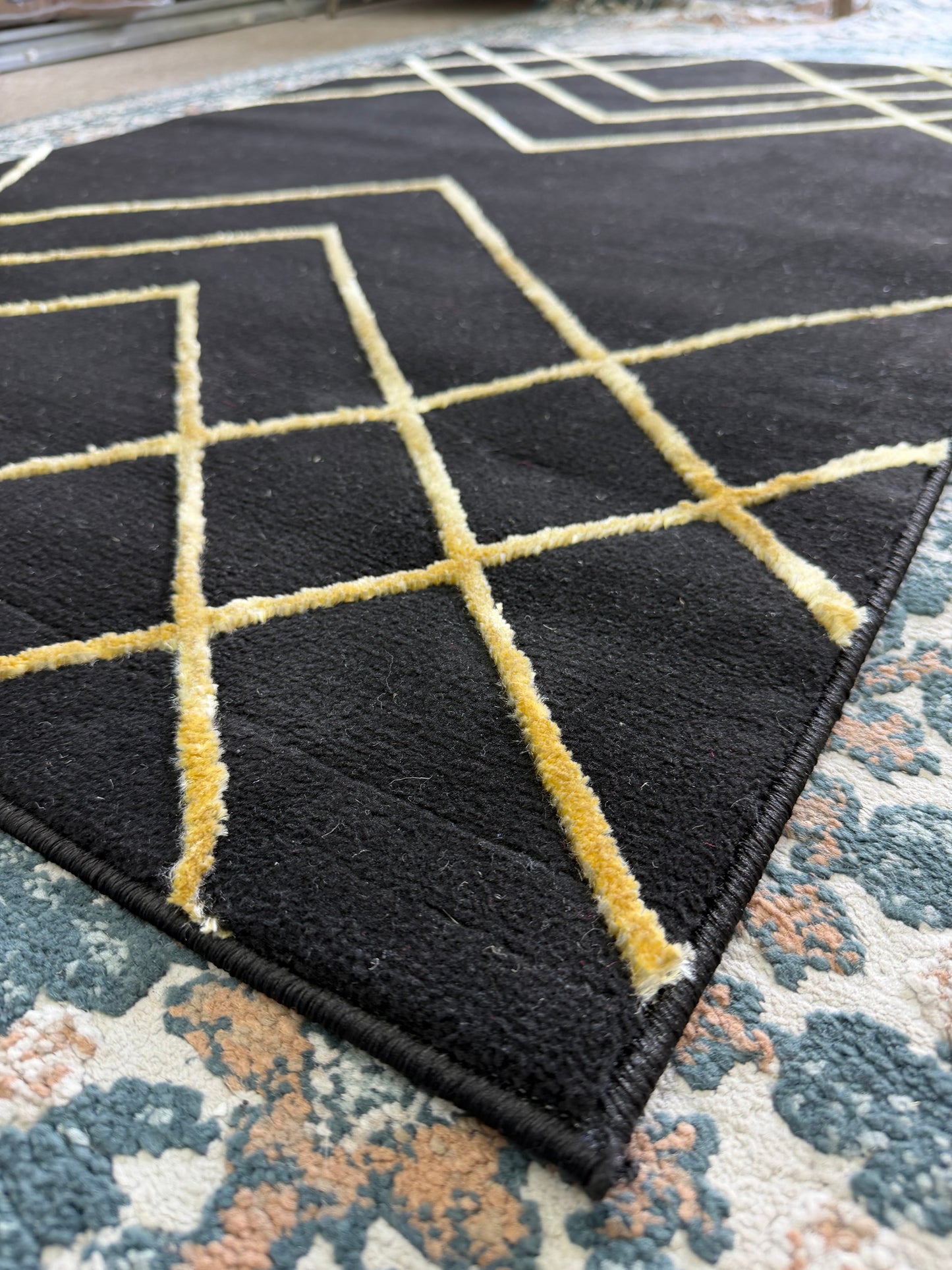 Regal Area Rug – Black and Gold (3x4)