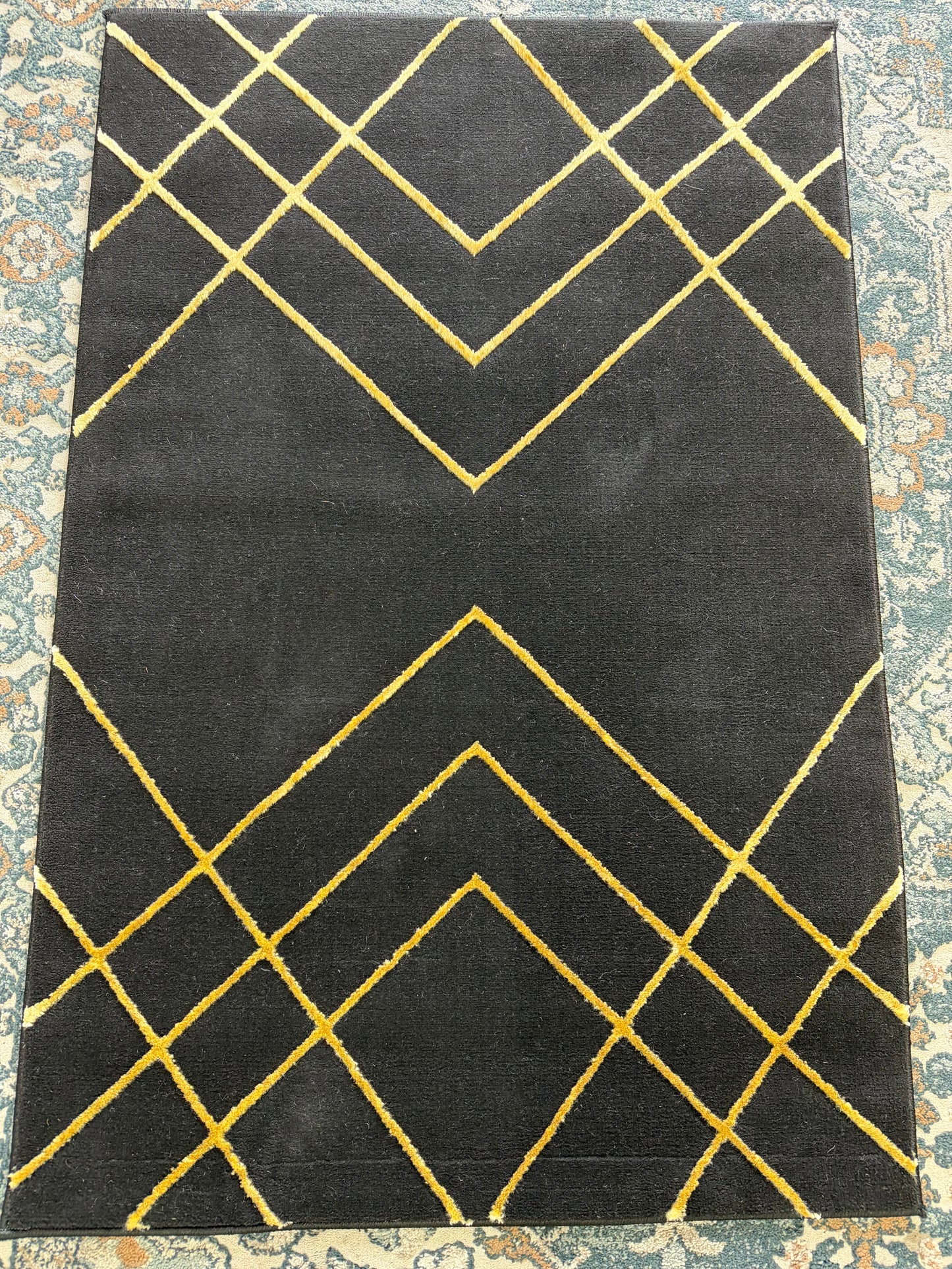 Regal Area Rug – Black and Gold (3x4)