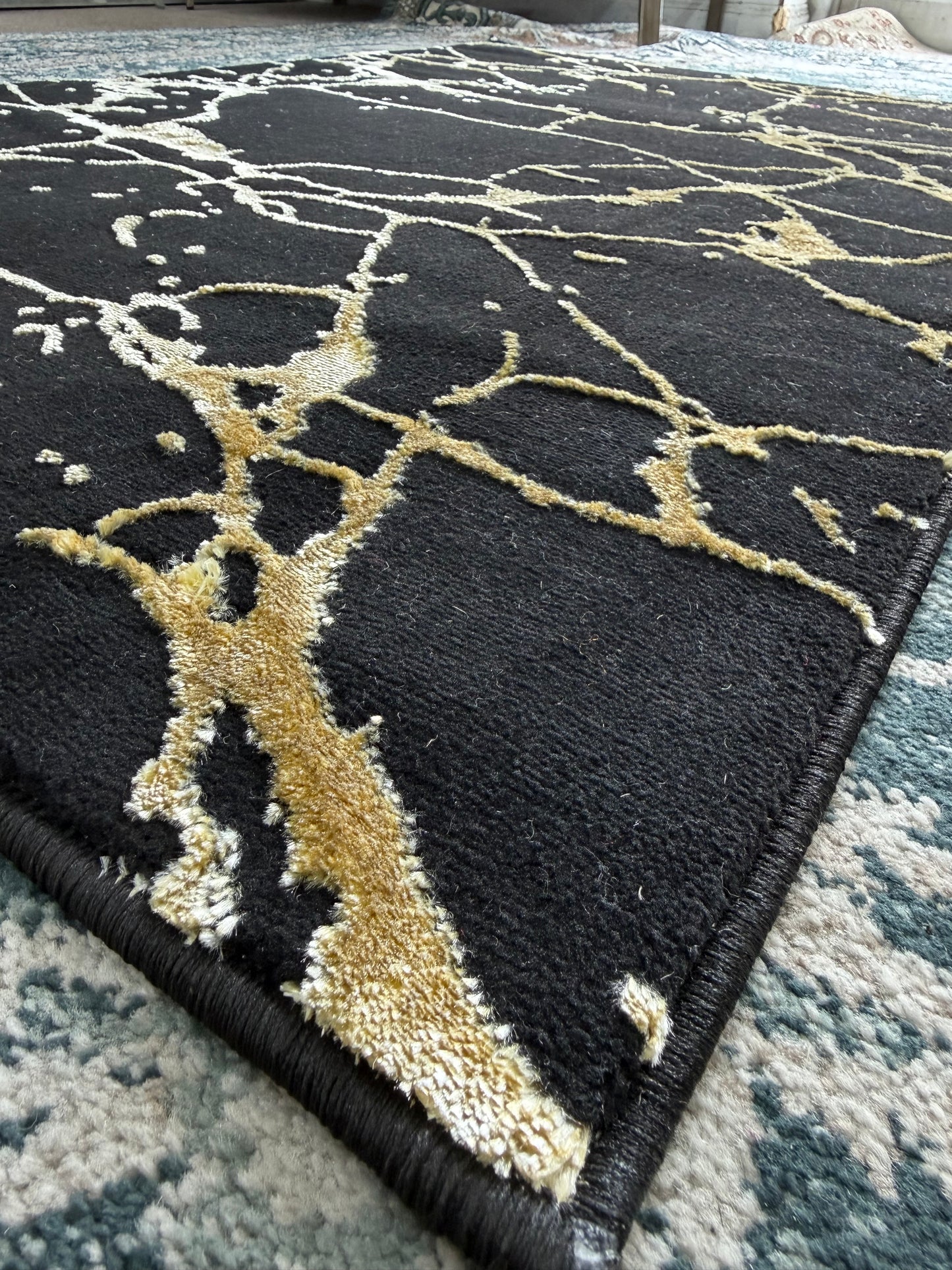 Regal Area Rug – Black and Gold (3x4)