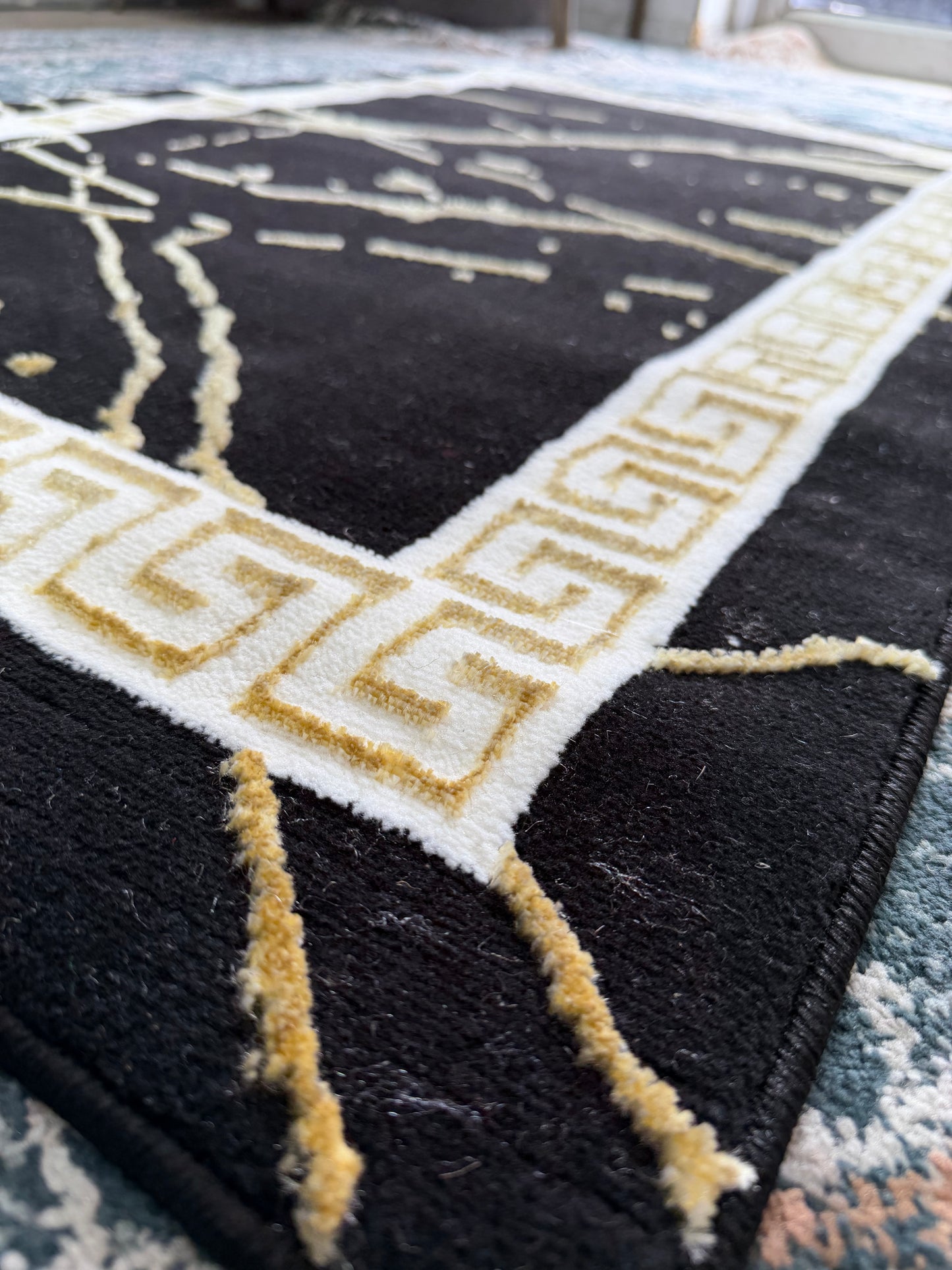 Regal Area Rug – Black and Gold (3x4)