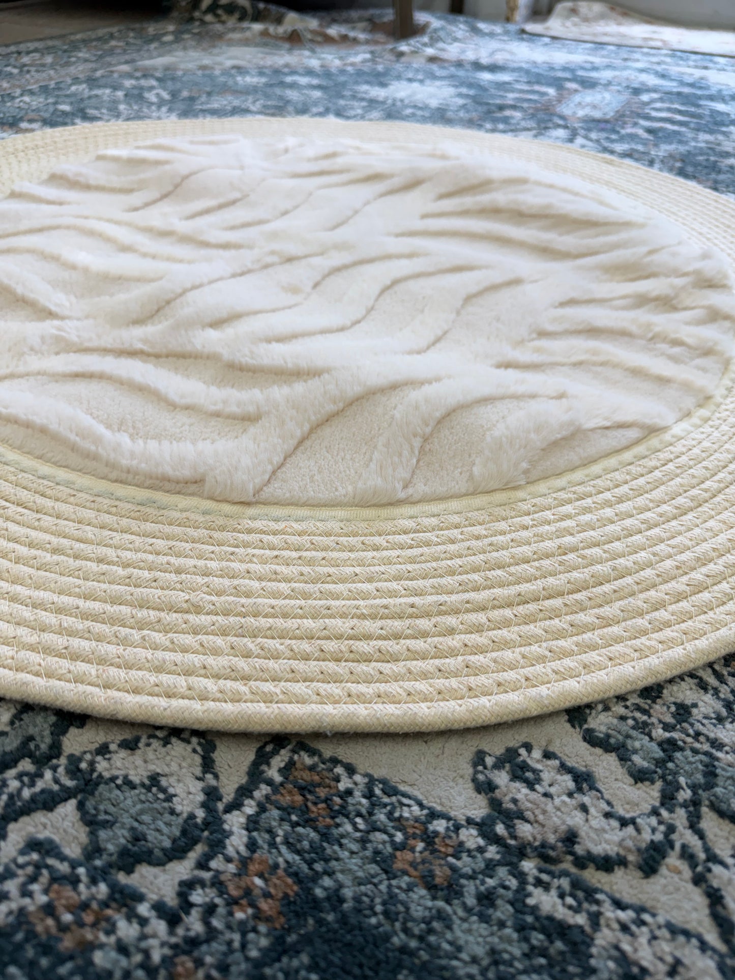 Cosmos Round Area Rug – Cream (Round Accent Rug)