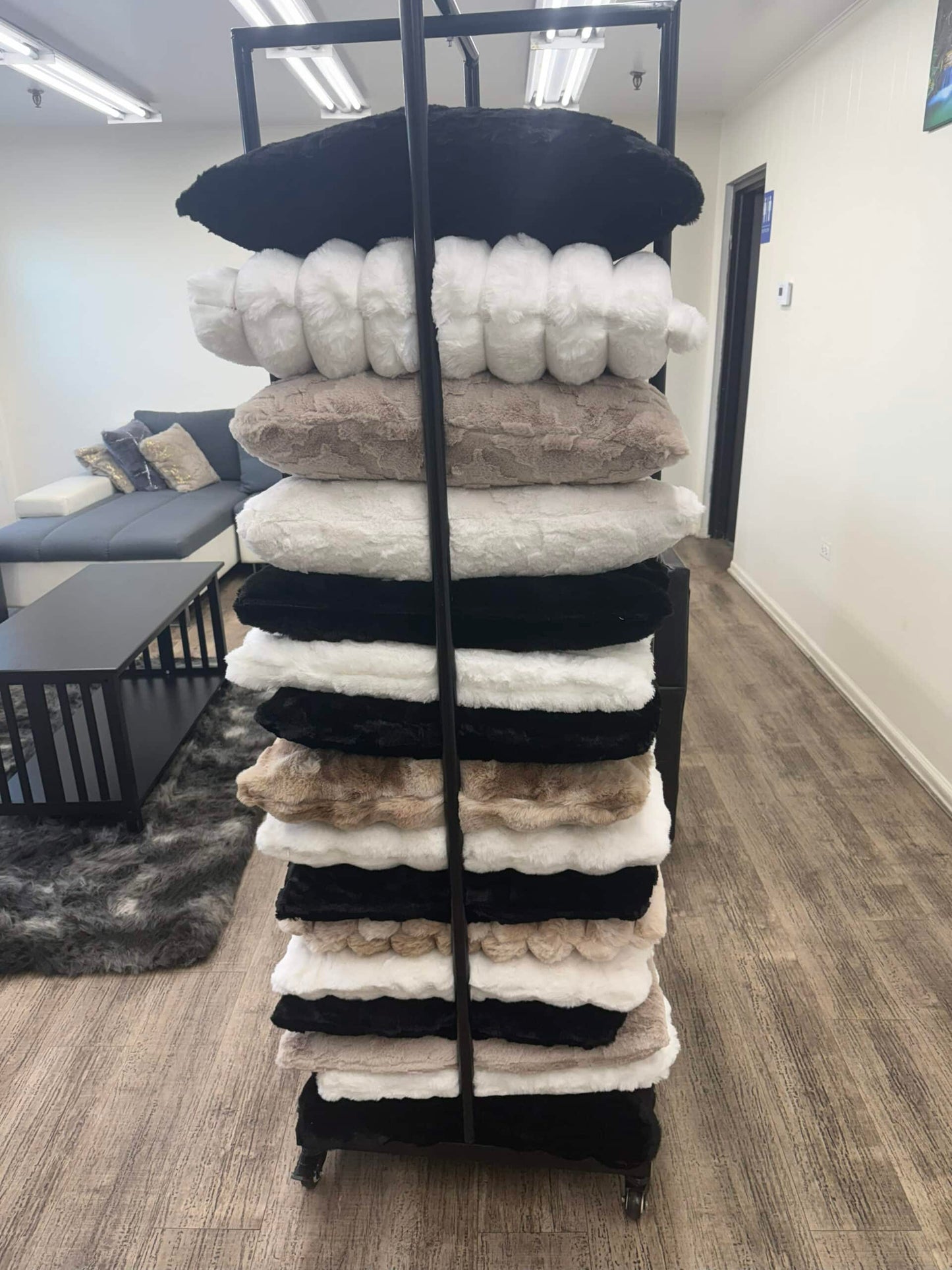 Heavy Duty Portable Pillow Display Rack